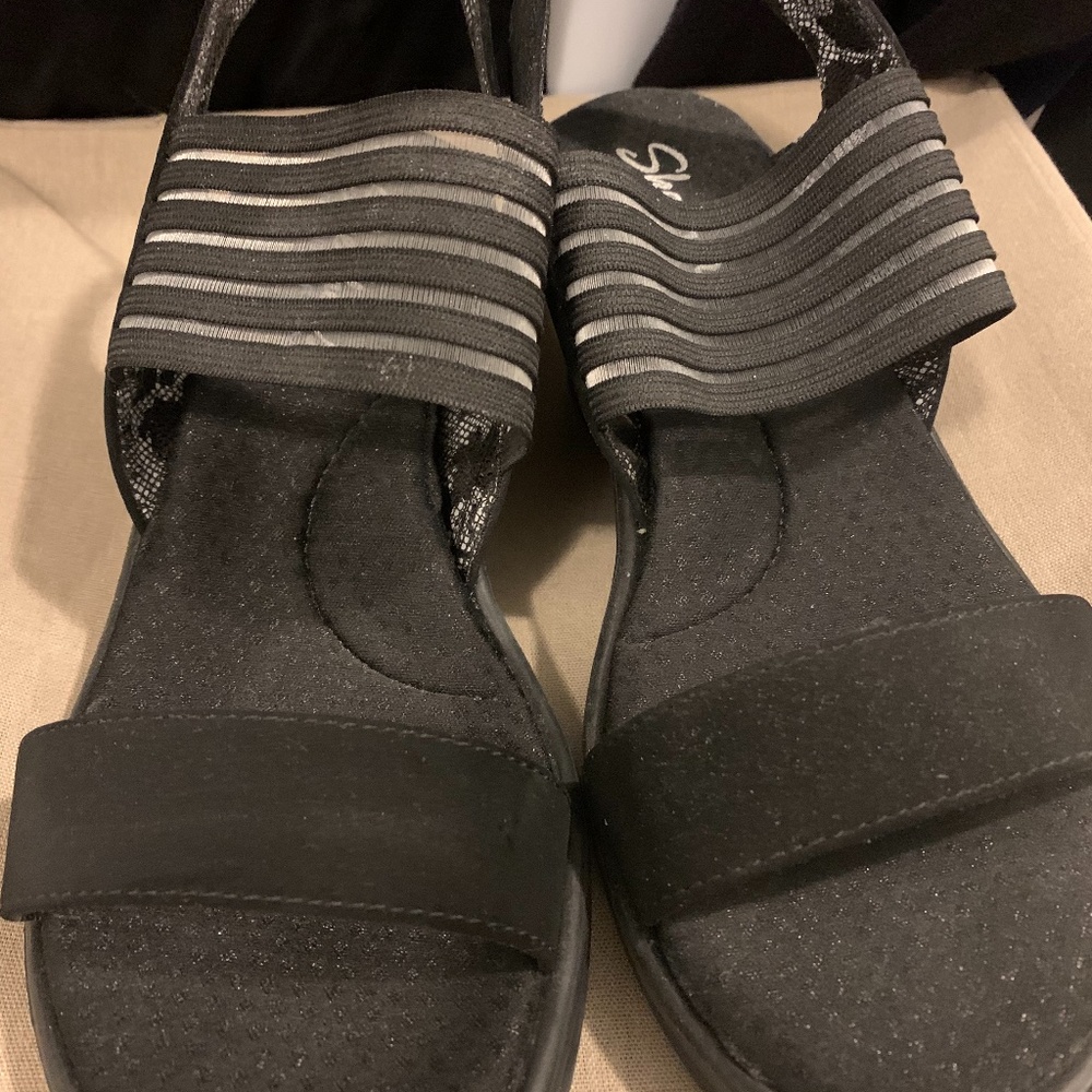 Skechers Rumblers wedge sandal size 8;Black